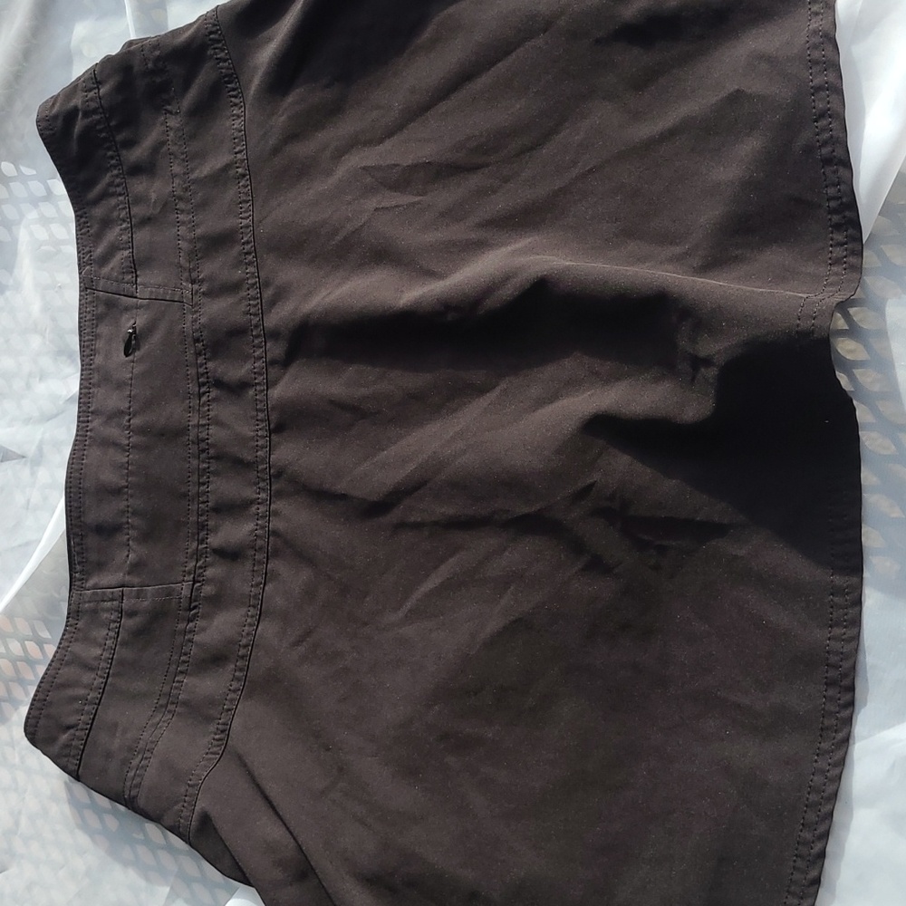 Izod Golf Skort. Size 8